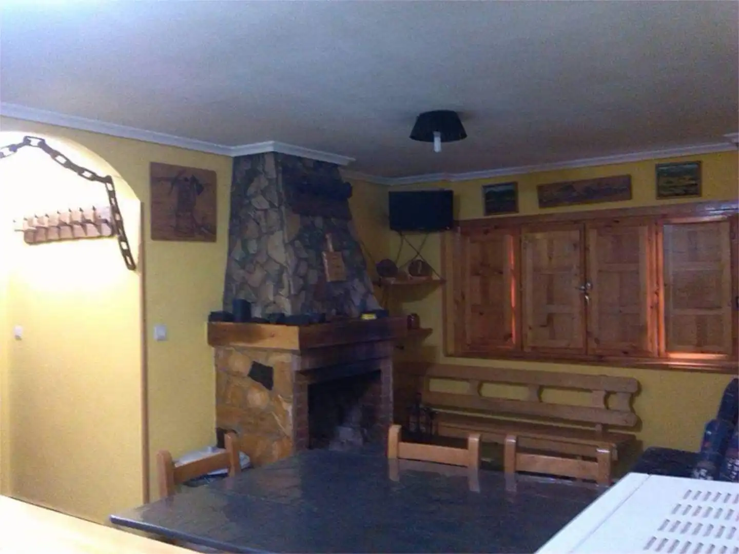 Casa adosada en venda a Calle San Pedro, 37, Vega de Espinareda Menjador de Casa adosada en venda en Vega de Espinareda amb Calefacció, Jardí privat i Terrassa