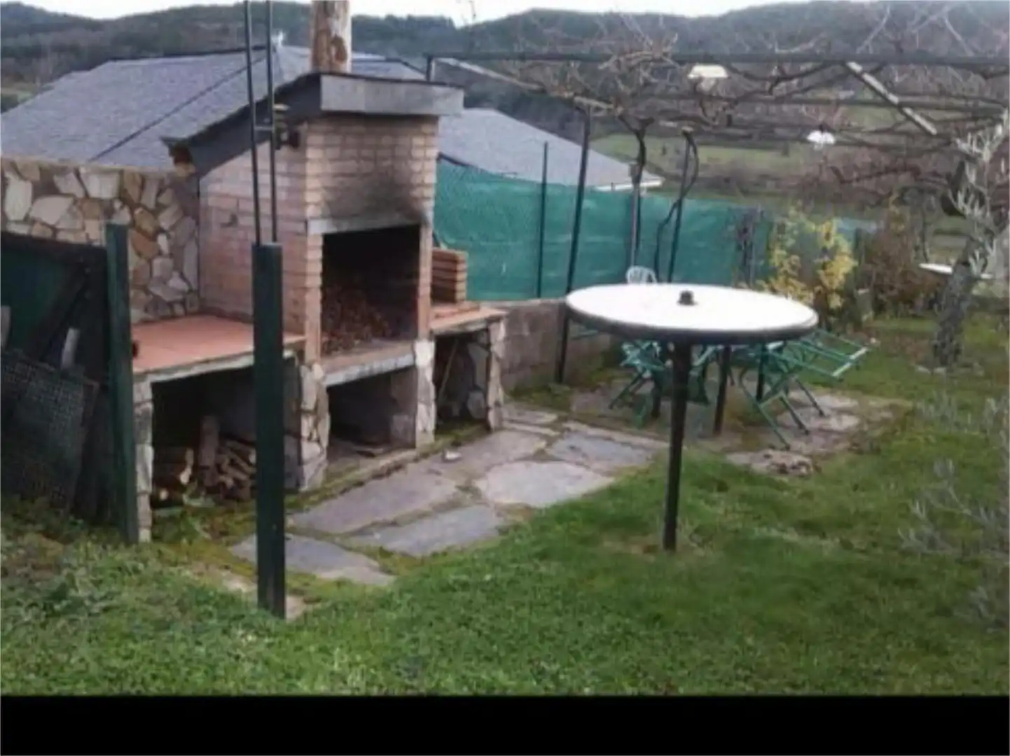 Casa adosada en venda a Calle San Pedro, 37, Vega de Espinareda Terrassa de Casa adosada en venda en Vega de Espinareda amb Calefacció, Jardí privat i Terrassa