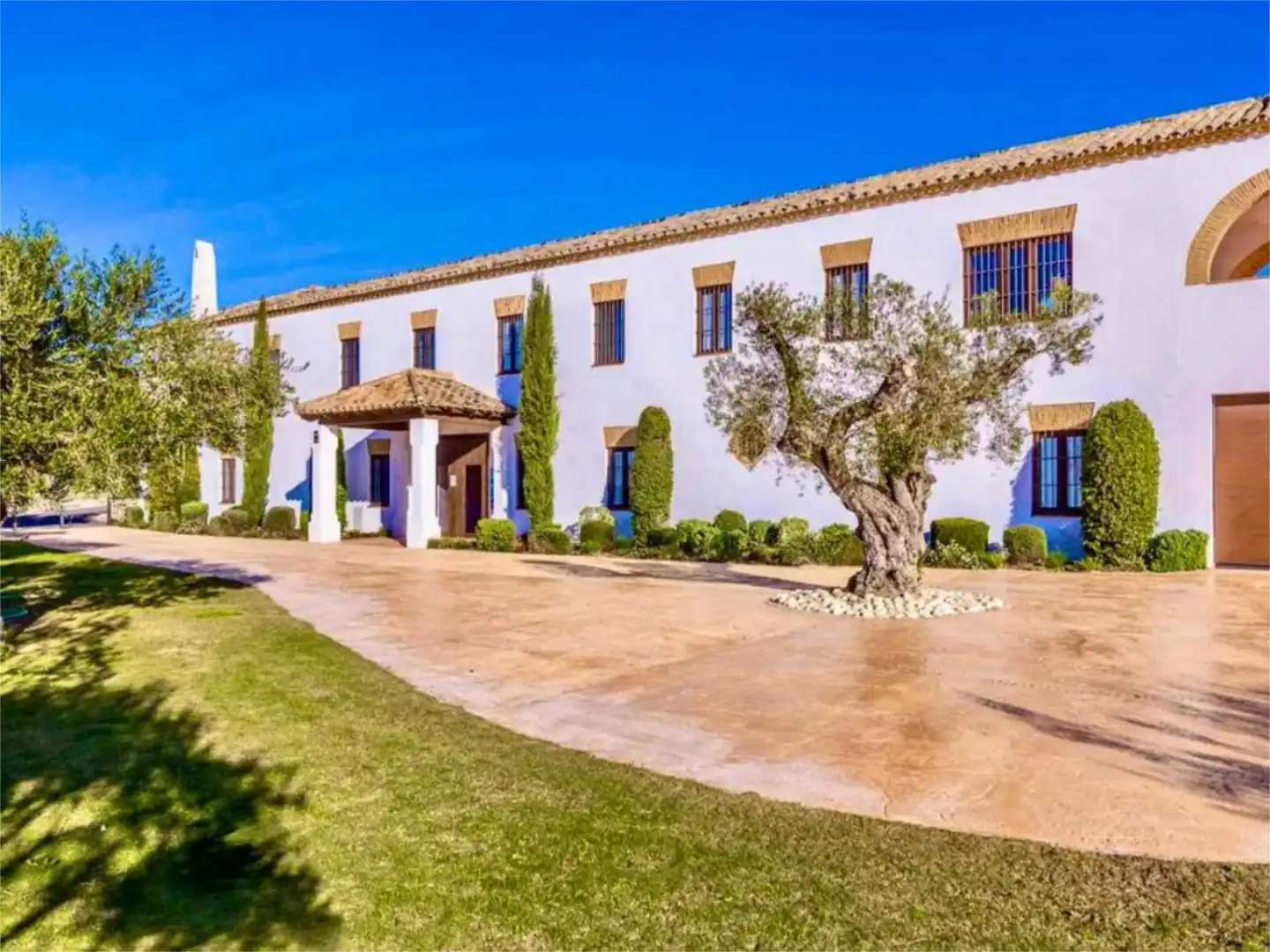 Piso en venta en Encinillas, 1, Arcos de la Frontera Vista exterior de Piso en venta en Arcos de la Frontera con Aire acondicionado, Calefacción y Jardín privado