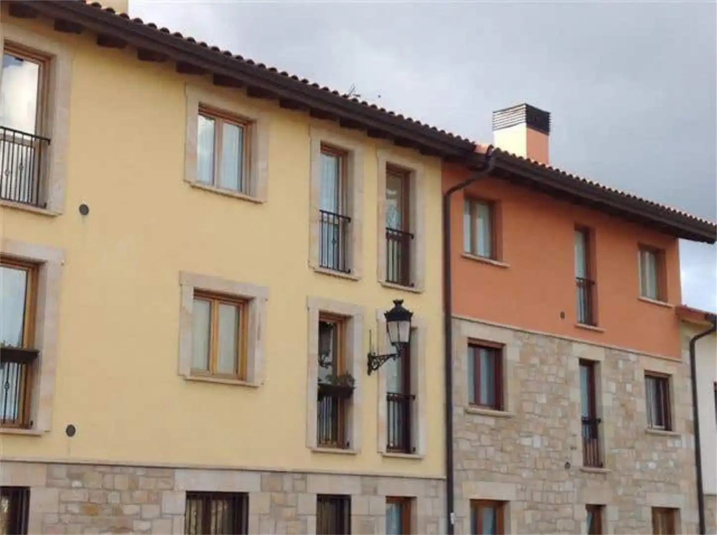 Außenansicht von Wohnung zum Verkauf in Iruña Oka / Iruña de Oca mit Heizung, Abstellraum und Möbliert