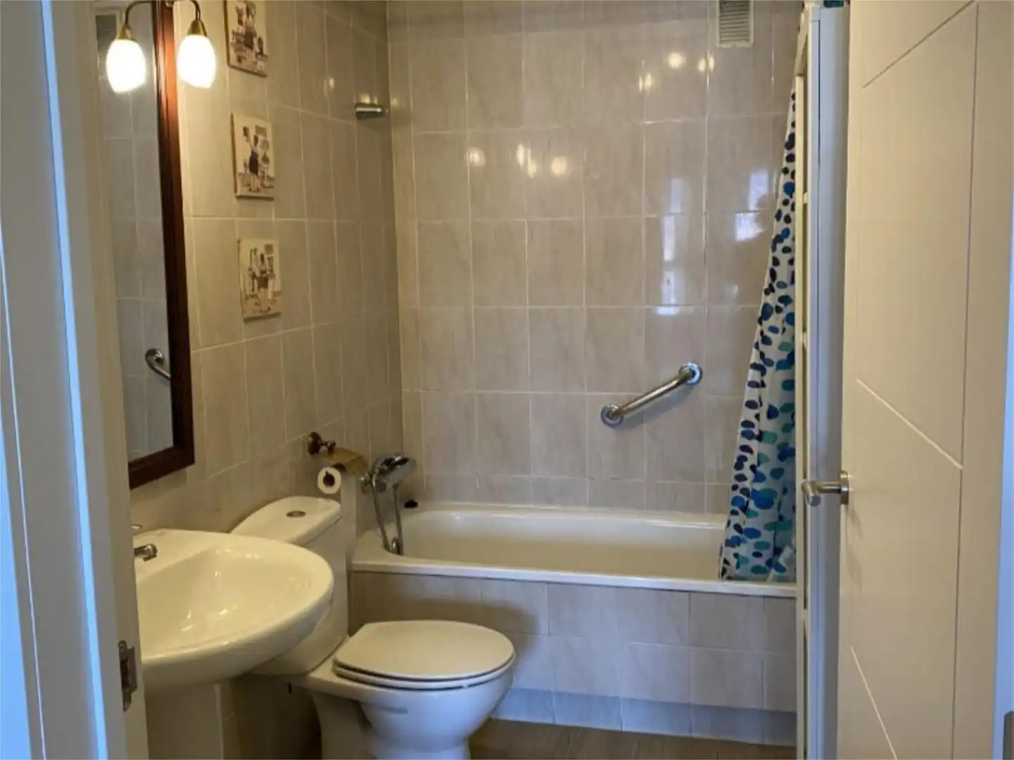 Bathroom of Flat for sale in Bilbao   with Heating, Storage room and Furnished