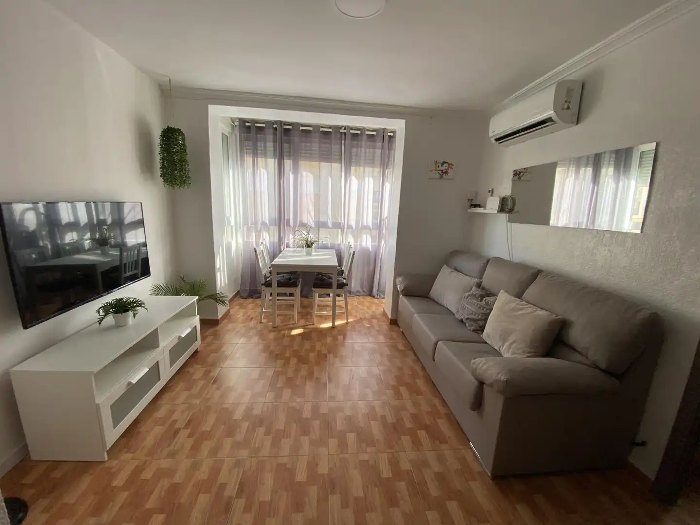 Living room of Flat for sale in Jerez de la Frontera  with Air Conditioner, Heating and Parquet flooring