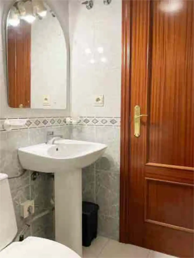 Baño de Piso de alquiler en Vila-real con Terraza y Amueblado