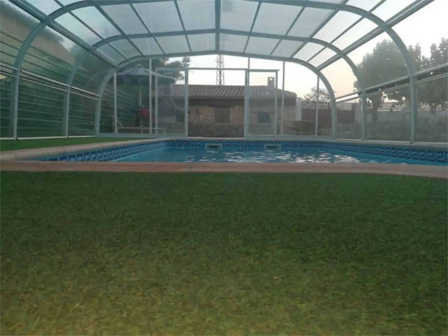 Einfamilien-Reihenhaus zum Verkauf in Villarrobledo Schwimmbecken von Einfamilien-Reihenhaus zum Verkauf in Villarrobledo mit Heizung, Privatgarten und Terrasse