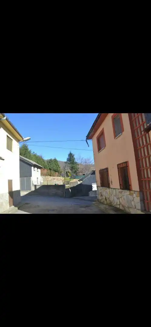 Casa o chalet en venta en Calle Ramón Torres, 84, Villablino Vista exterior de Casa o chalet en venta en Villablino con Terraza