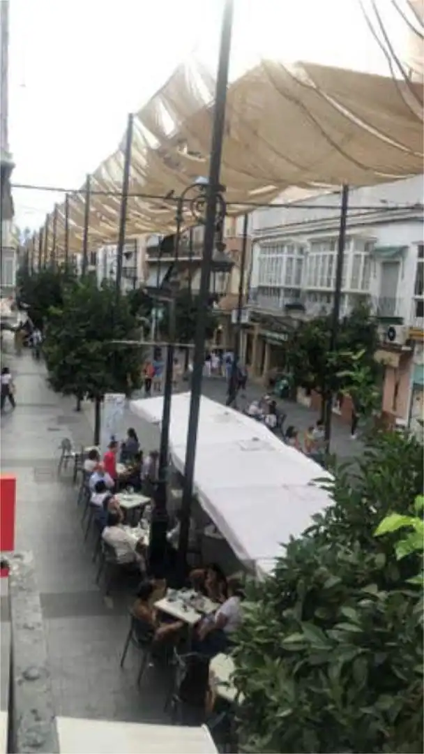 Büro zur Miete in Centro - Calzada - Cabo Noval Außenansicht von Büro zur Miete in Sanlúcar de Barrameda mit Klimaanlage