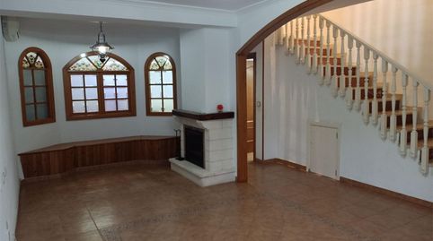 Foto 2 de Casa adosada en venta en Avenida Málaga, 65, Juzgados - La Feria, Ronda