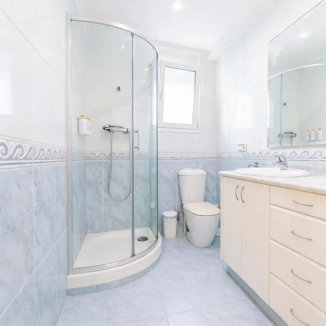Badezimmer von Dachboden zum Verkauf in Massamagrell mit Klimaanlage und Terrasse