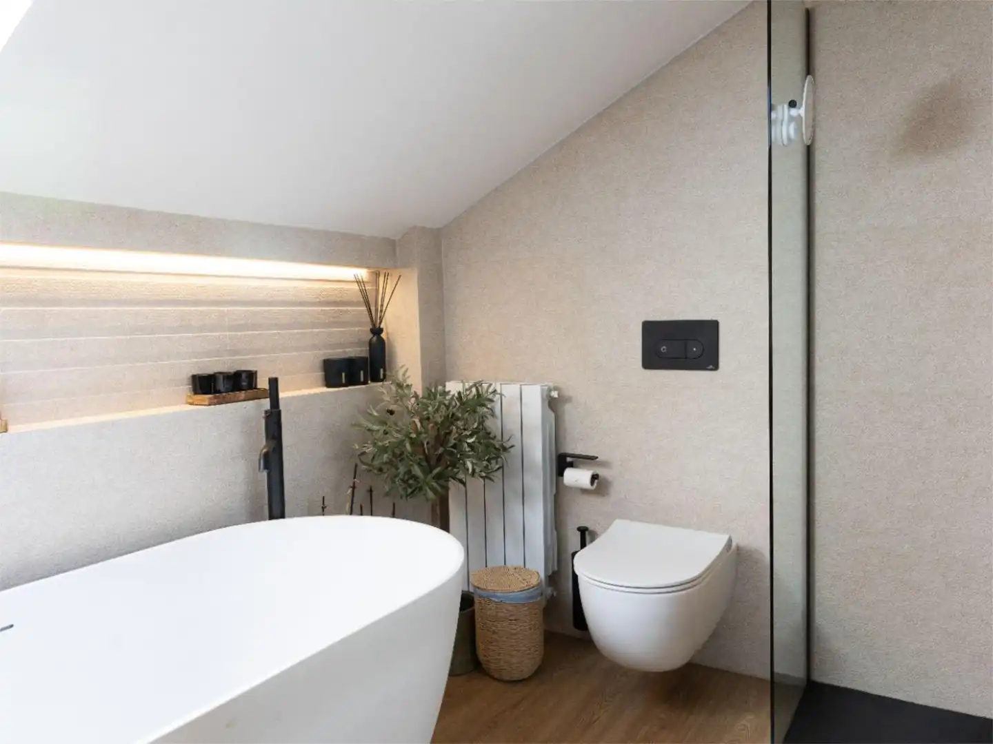 Flat for sale in Barrio Los Perales, 205, Marina de Cudeyo Bathroom of Flat for sale in Marina de Cudeyo with Terrace and Swimming Pool