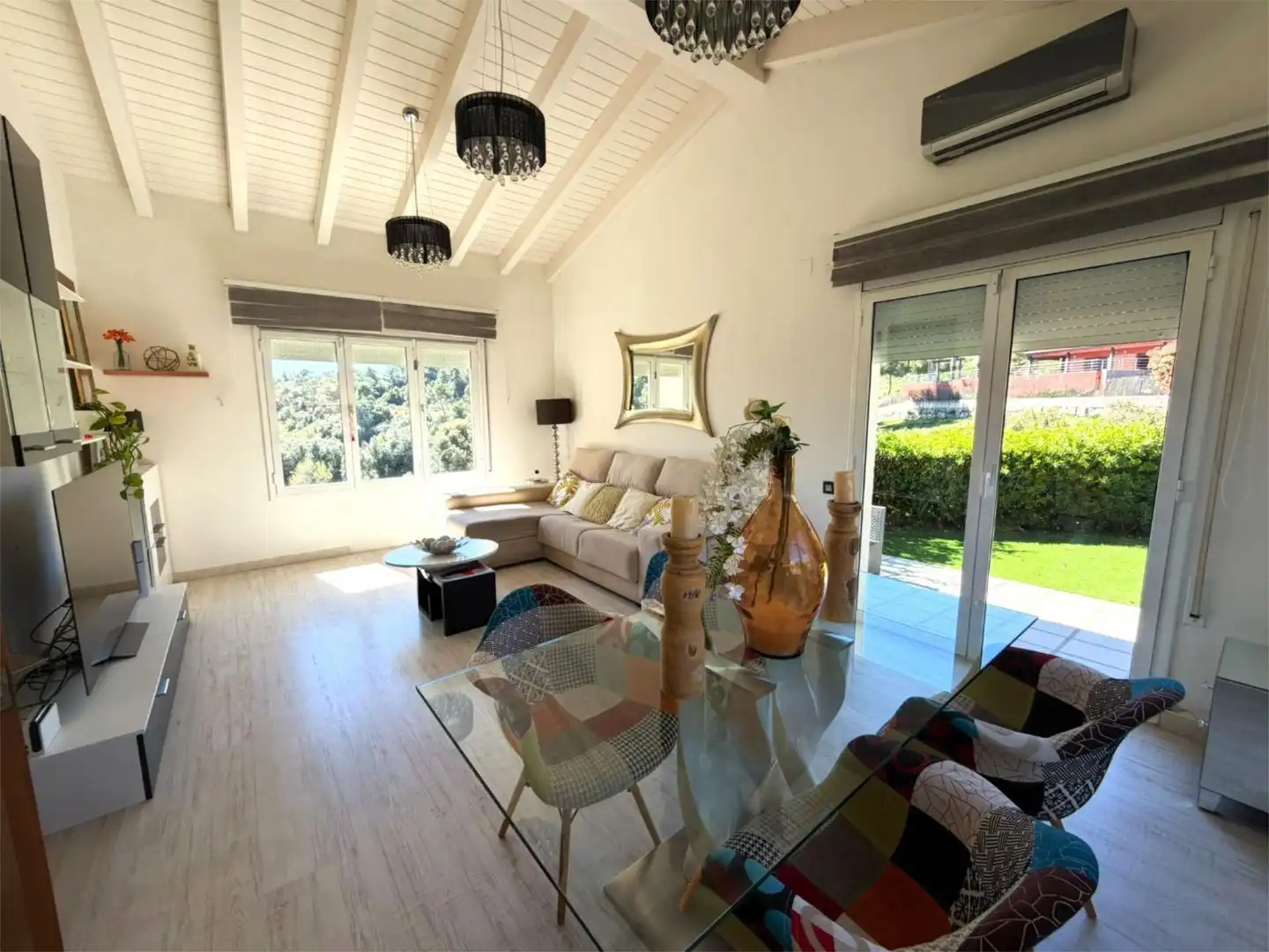 Casa o xalet en venda a Carrer de la Garça, 13, Caldes de Montbui Sala d'estar de Casa o xalet en venda en Caldes de Montbui amb Aire condicionat, Terrassa i Piscina