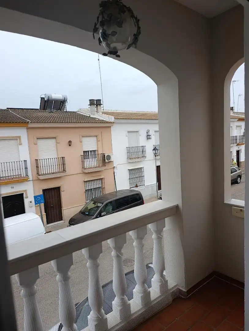 Casa adosada en venda a Calle Ayamonte, 43, Bollullos Par del Condado Vista exterior de Casa adosada en venda en Bollullos Par del Condado amb Aire condicionat, Terrassa i Balcó