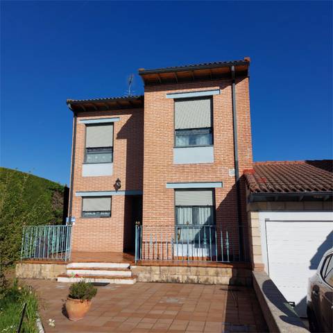 Casa-chalet en Venta en Calle Logroño, 9 en Castrillo del Val