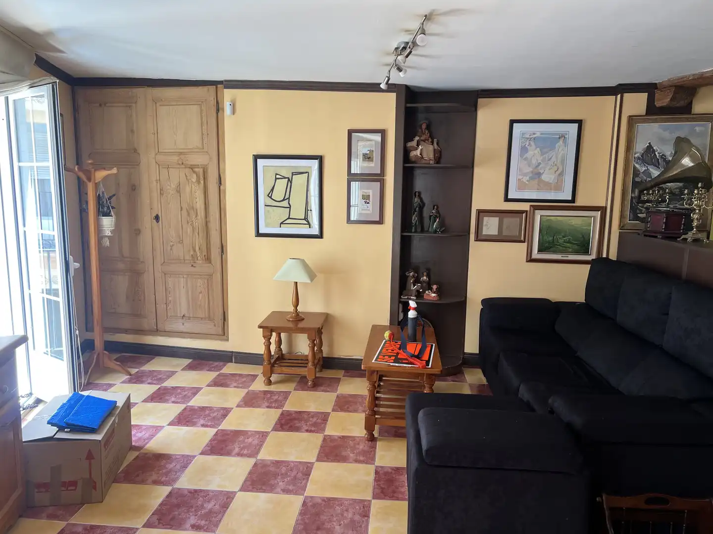 Piso en venta en Calle de Ramón Pignatelli, 68, Plaza de Toros Sala de estar de Piso en venta en Zaragoza con Aire acondicionado, Calefacción y Trastero