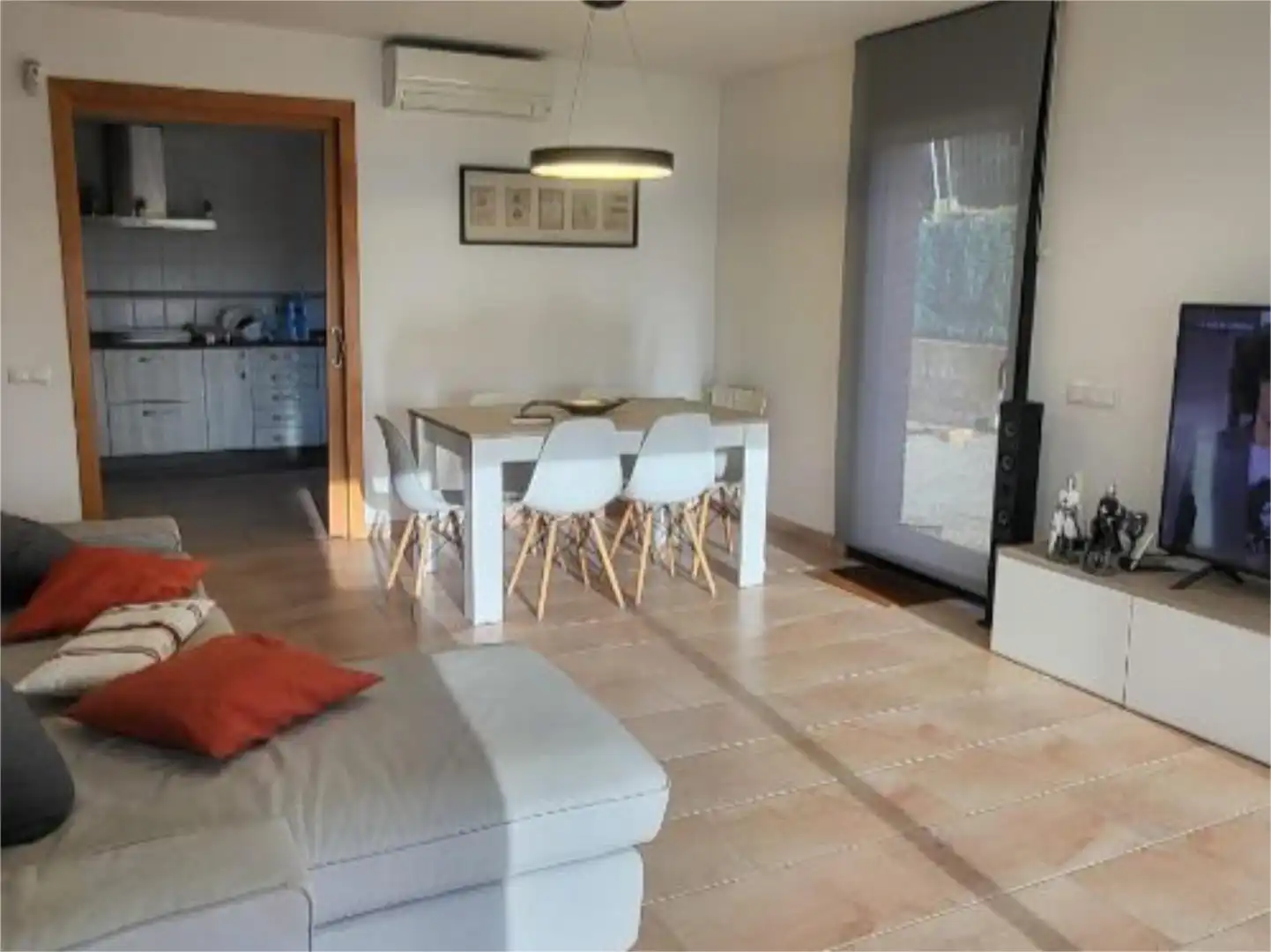 Casa o chalet en venta en Carrer D'antonio Machado, 21, La Roca del Vallès Sala de estar de Casa o chalet en venta en La Roca del Vallès con Aire acondicionado y Terraza