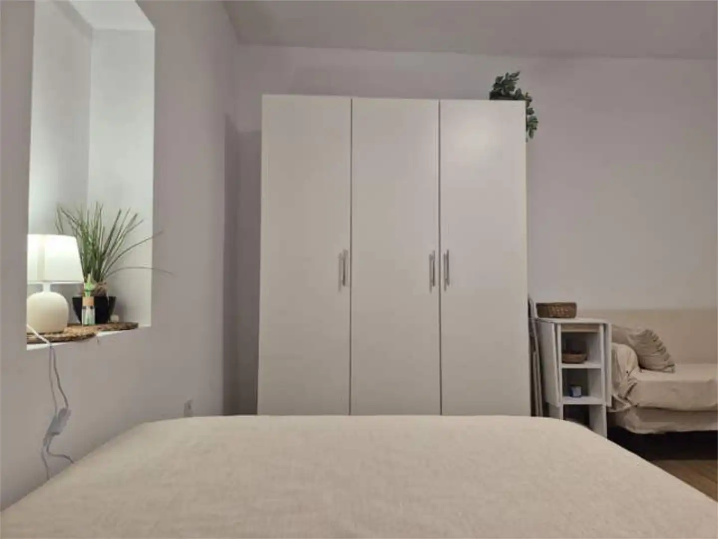 Habitación de Apartamento de alquiler en Sevilla con Calefacción y Amueblado
