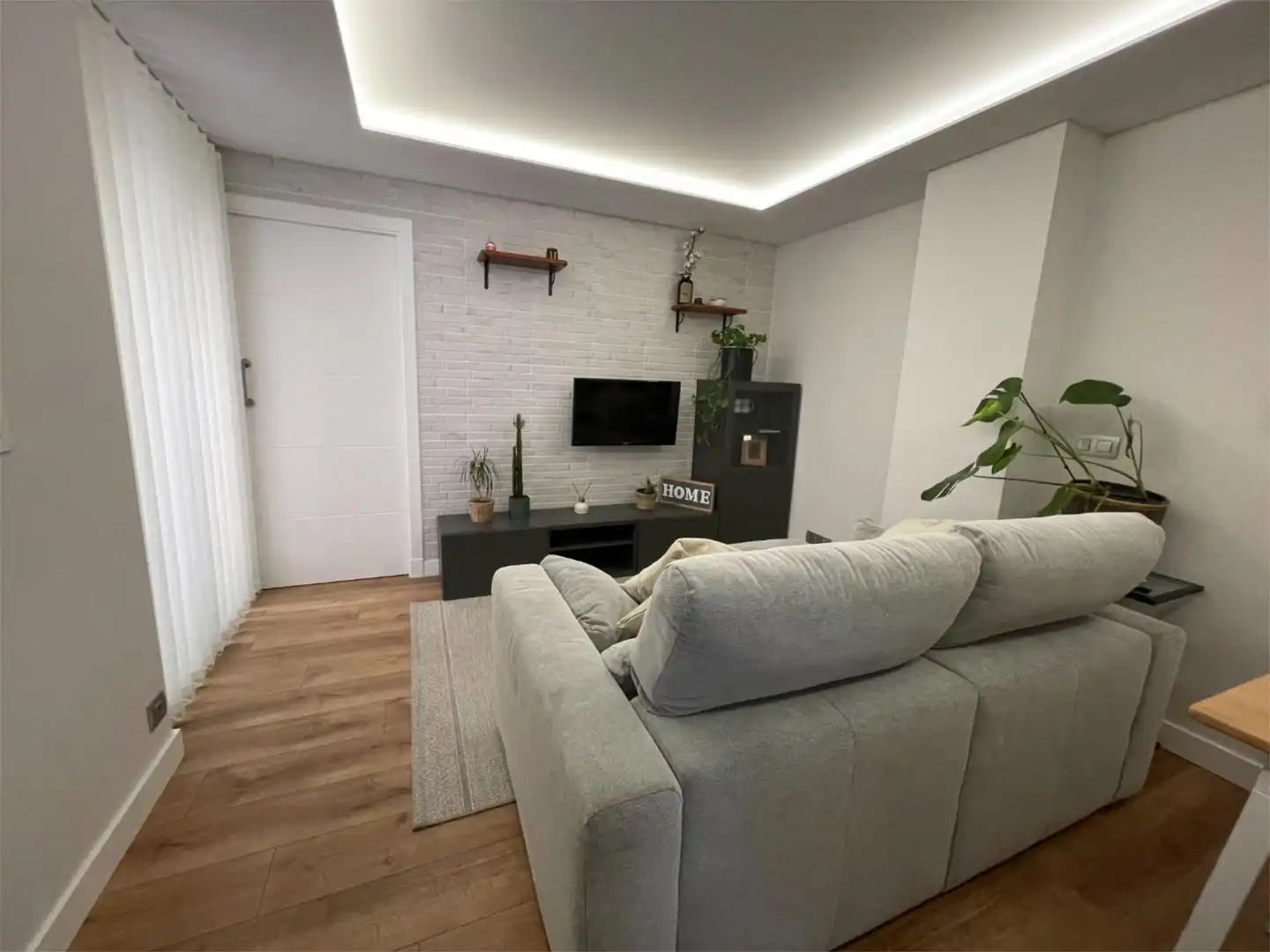 Living room of Flat for sale in A Coruña Capital   with Heating, Parquet flooring and Terrace