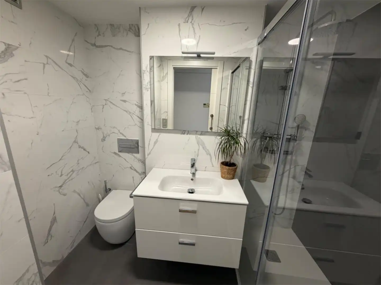Piso en venta en Rua la Torre, Monte Alto - Zalaeta - Atocha Baño de Piso en venta en A Coruña Capital con Calefacción, Parquet y Terraza