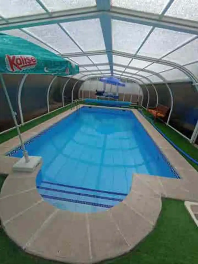 Piscina de Casa adosada en venta en Valle de Egüés / Eguesibar con Calefacción, Jardín privado y Terraza