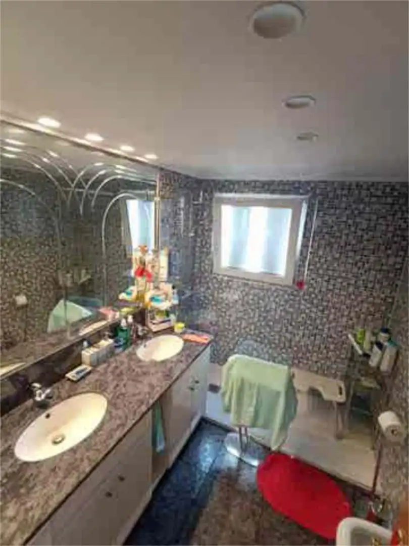 Baño de Casa adosada en venta en Valle de Egüés / Eguesibar con Calefacción, Jardín privado y Terraza