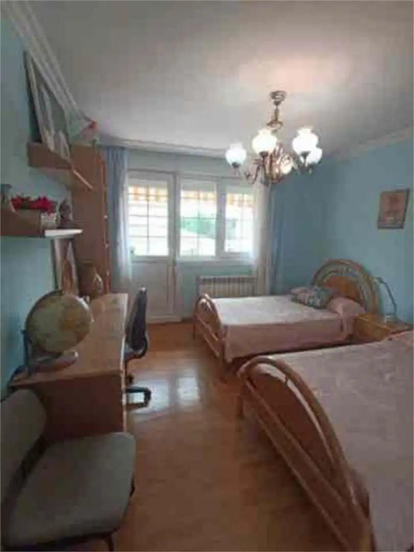 Habitación de Casa adosada en venta en Valle de Egüés / Eguesibar con Calefacción, Jardín privado y Terraza