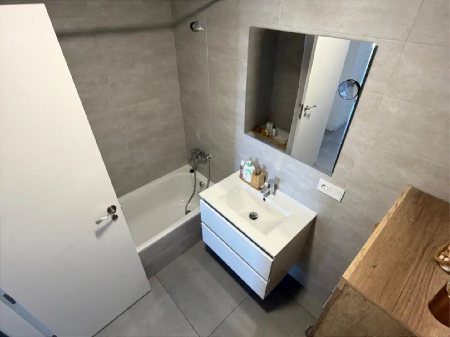 Flat for sale in Calle Alheli, 32, Poniente Bathroom of Flat for sale in Armilla with Air Conditioner, Terrace and Swimming Pool