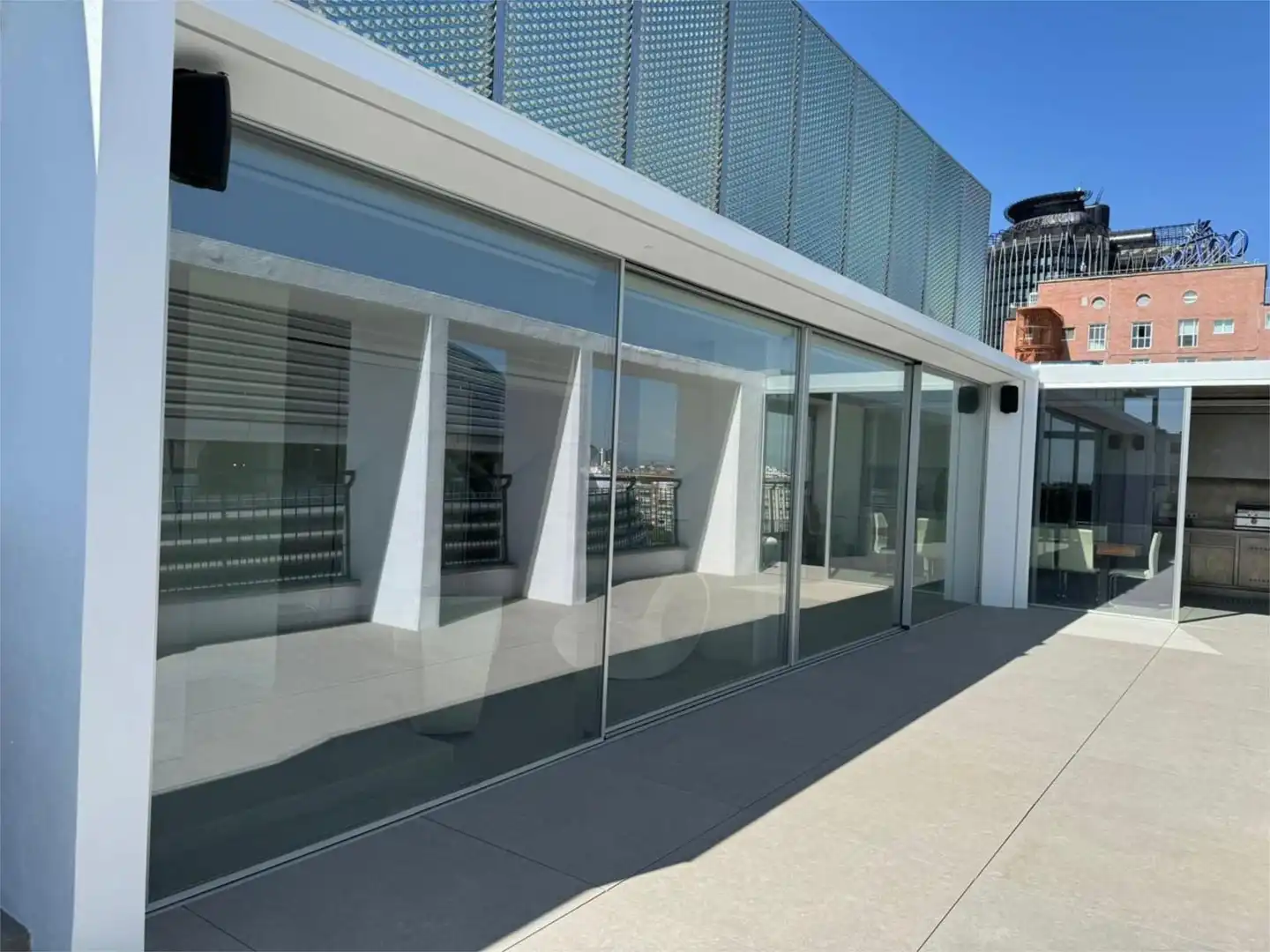 Exterior view of Attic for sale in  Madrid Capital  with Air Conditioner, Terrace and Swimming Pool
