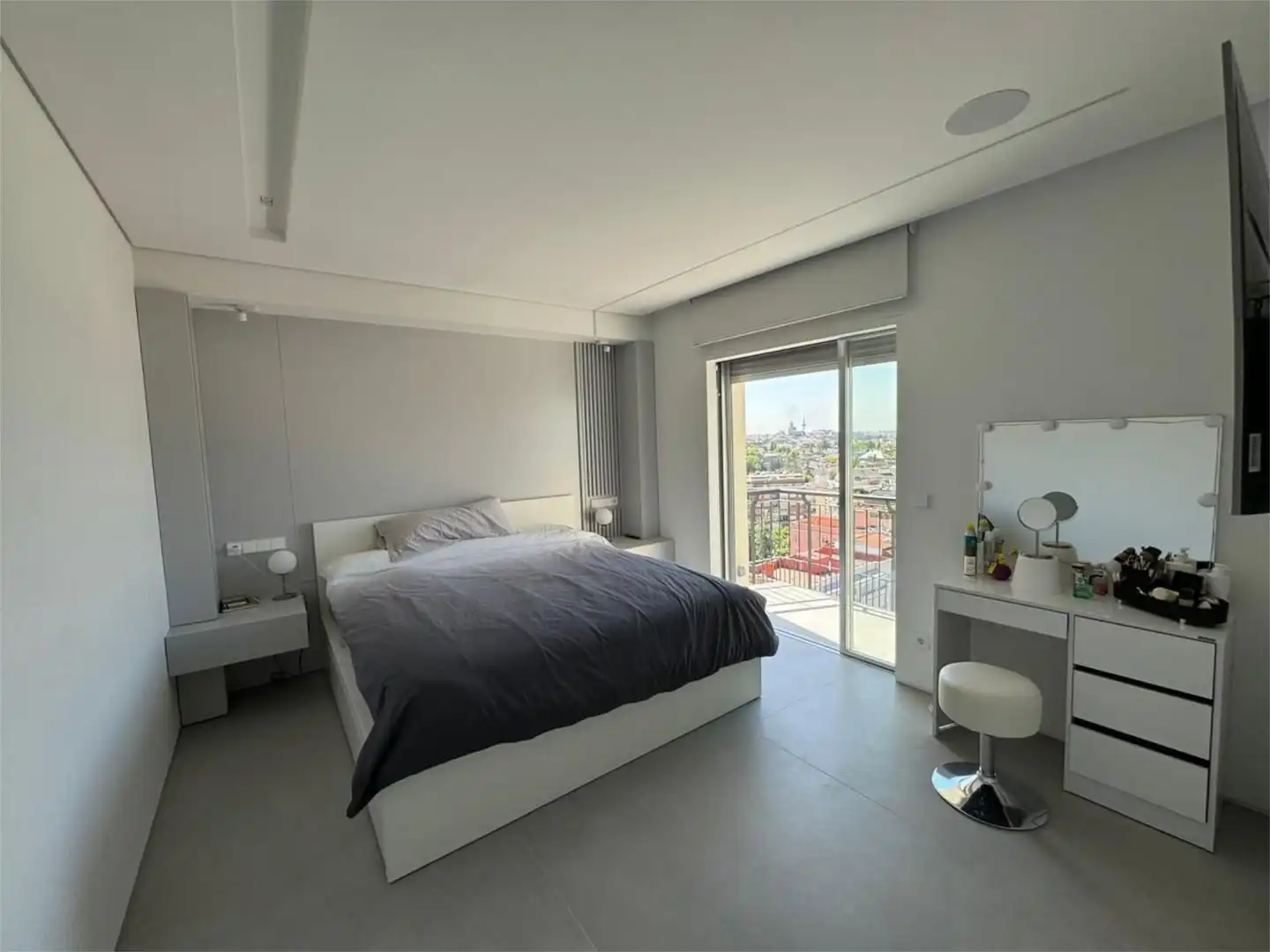 Bedroom of Attic for sale in  Madrid Capital  with Air Conditioner, Terrace and Swimming Pool