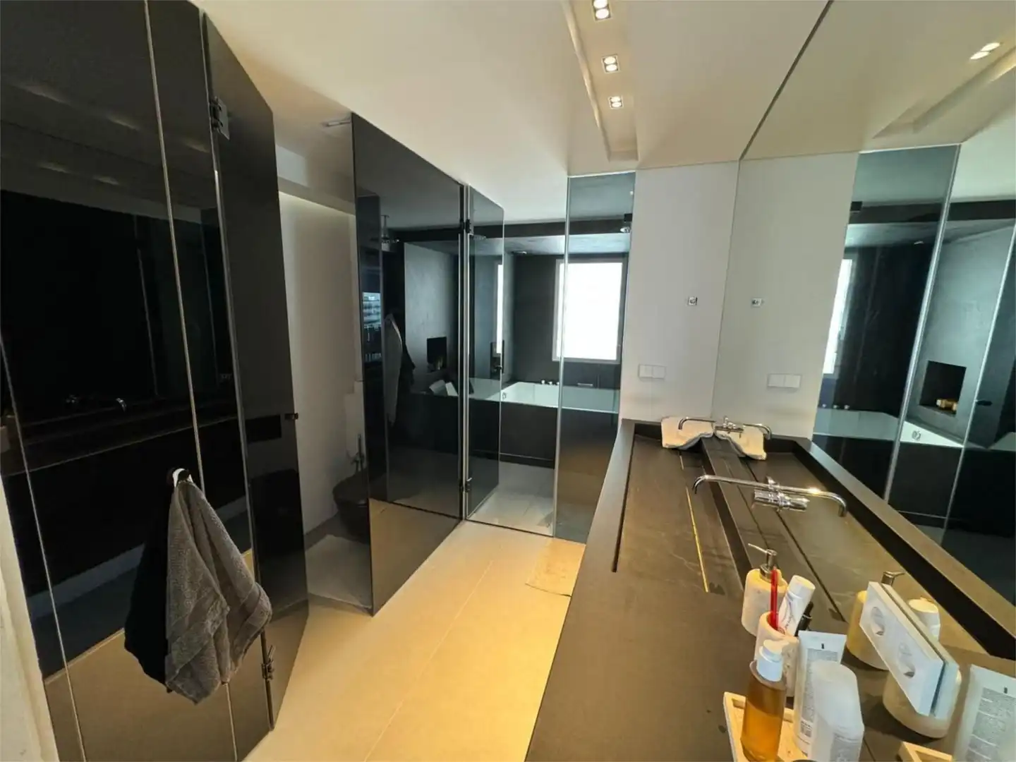 Bathroom of Attic for sale in  Madrid Capital  with Air Conditioner, Terrace and Swimming Pool