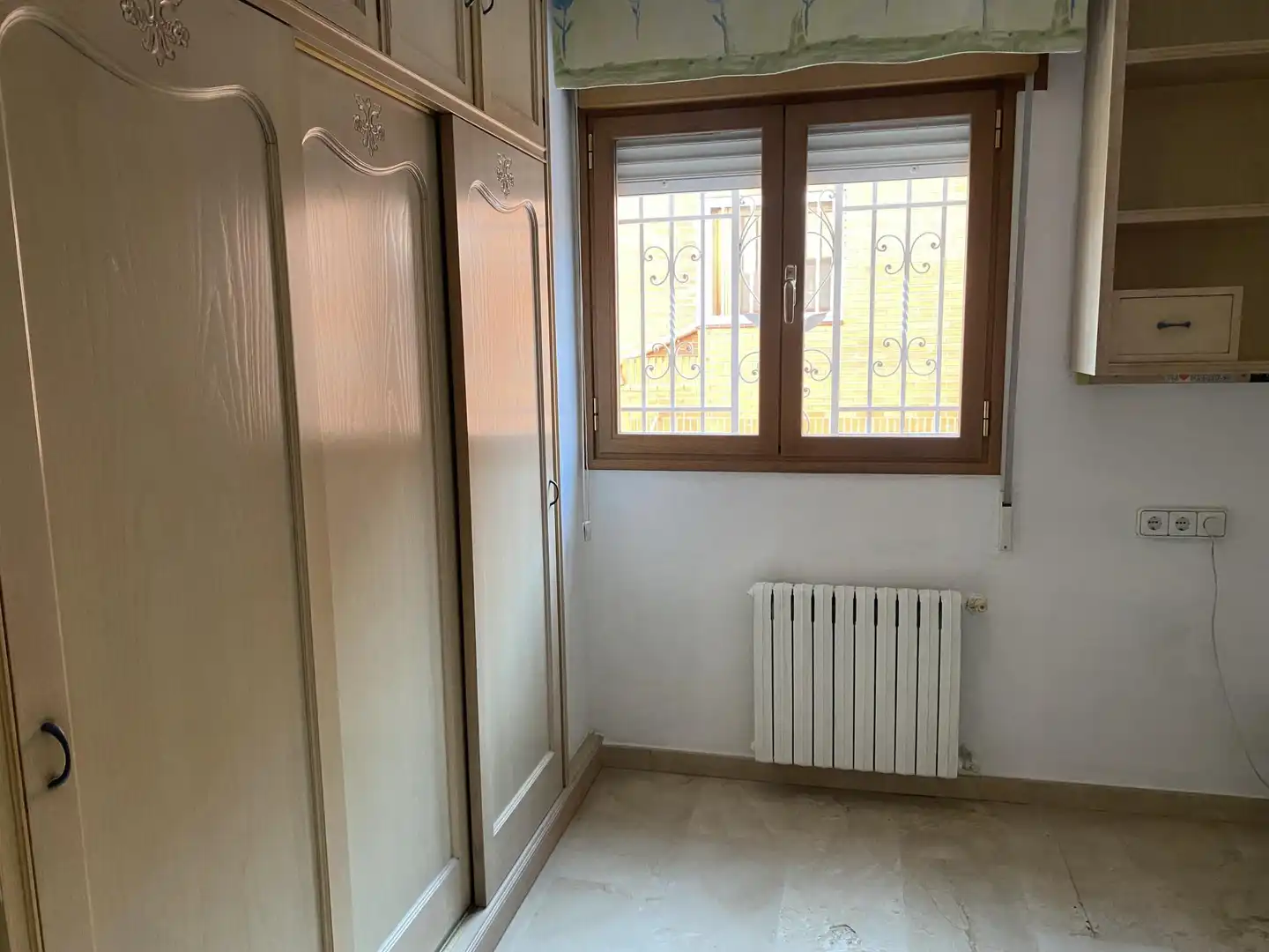 Detached homes for sale in Urbanización las Adelfas, 5, Ruiseñores Bedroom of Detached homes for sale in Zaragoza with Air Conditioner, Heating and Terrace