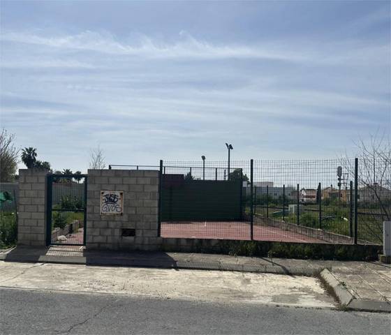 Terreno en Venta en Calle Villanueva del Ariscal, 4 en Sanlúcar la Mayor