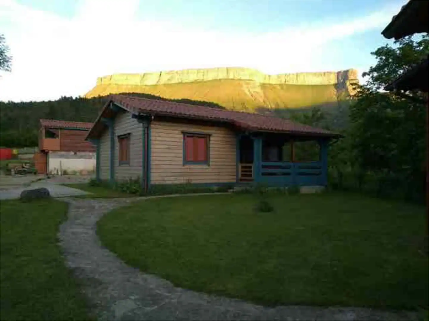 Single-family semi-detached for rent in Artziniega