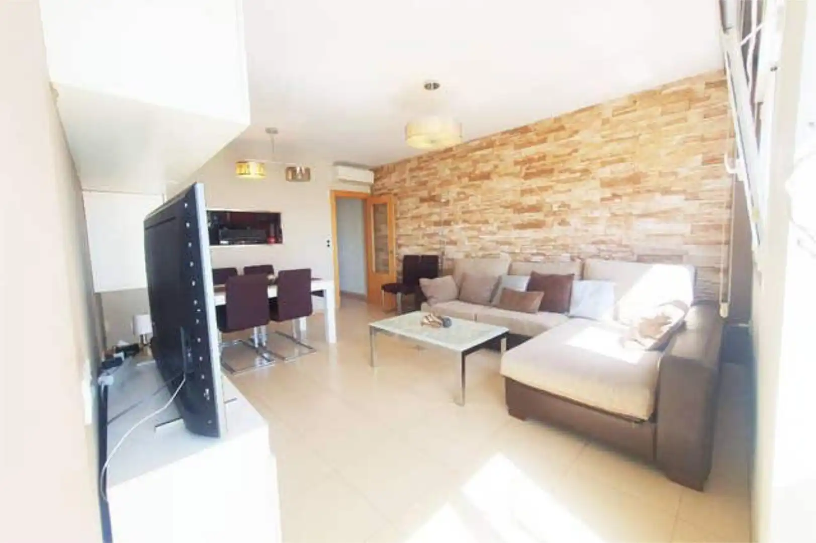 Ático en venta en Aguadulce Sur Sala de estar de Ático en venta en Roquetas de Mar con Calefacción, Terraza y Amueblado