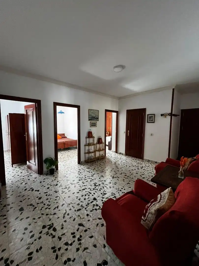 Wohnung zum Verkauf in Carboneras de Guadazaón mit Terrasse, Abstellraum und Möbliert