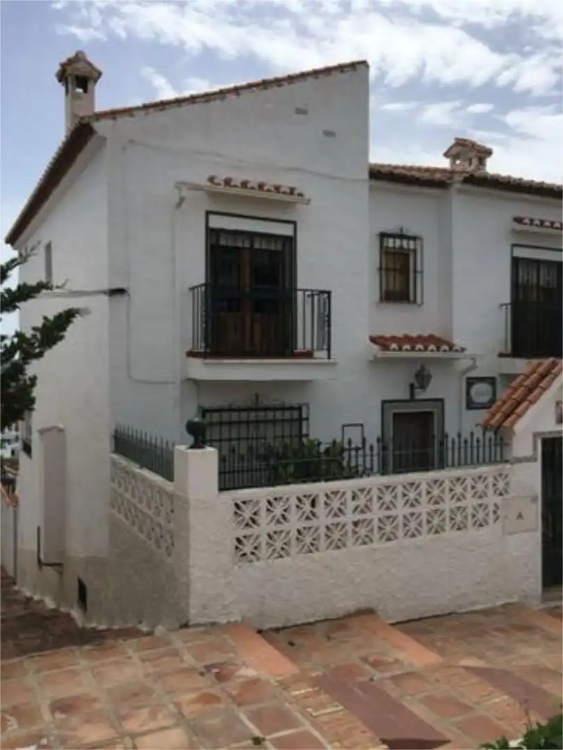 Casa adosada en venda a La Cala del Moral Casa adosada en venda a La Cala del Moral