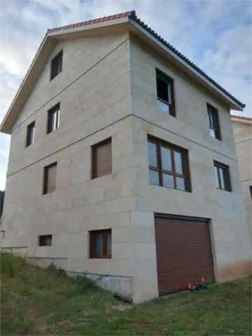 Vista exterior de Casa adosada en venta en Santiago de Compostela 
