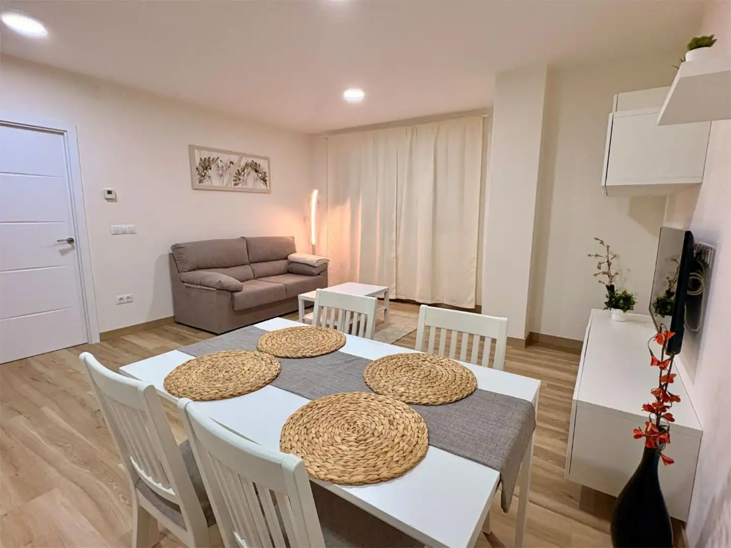 Wohnzimmer von Wohnung zur Miete in Lugo Capital mit Heizung, Parkett und Abstellraum