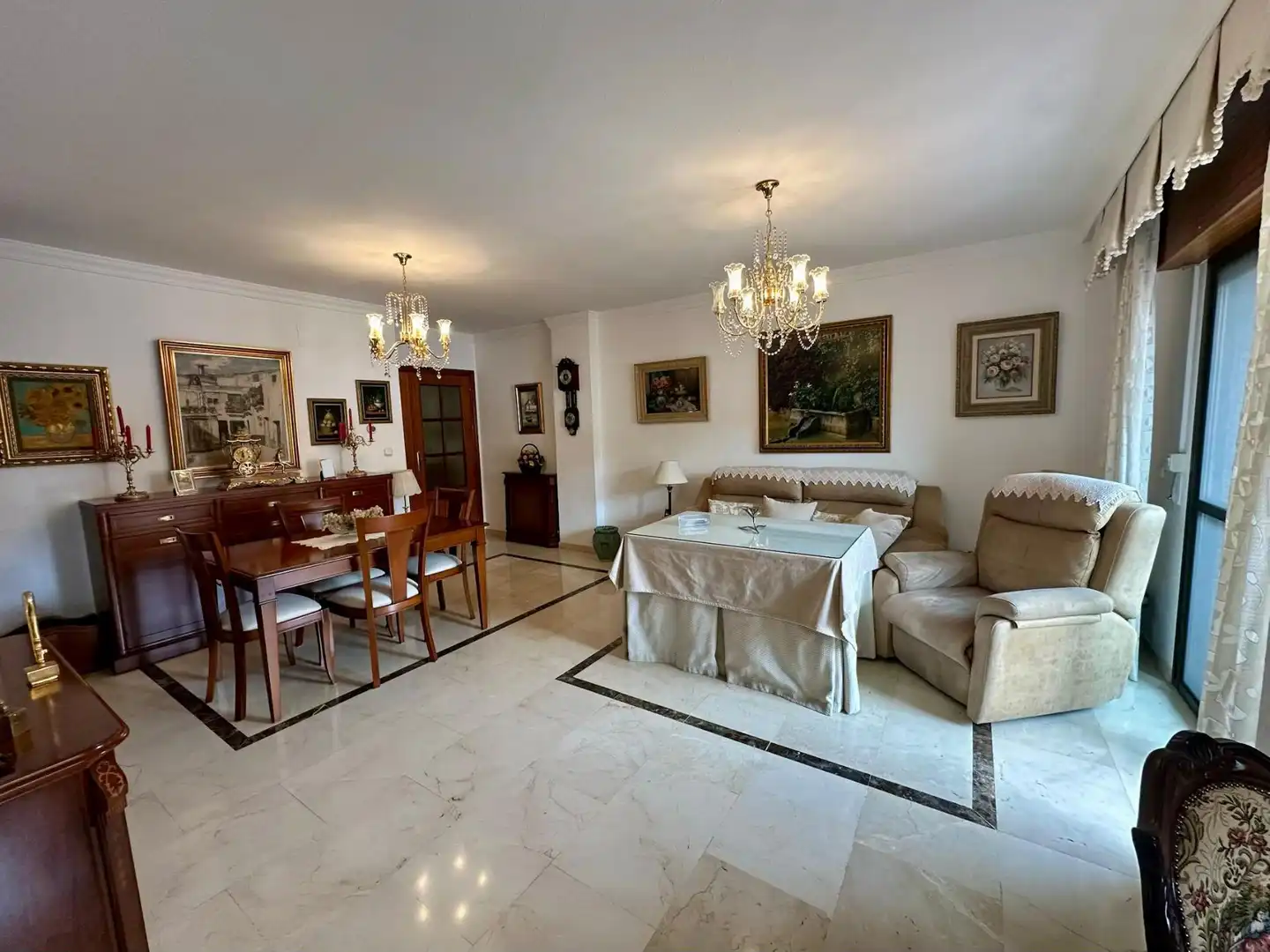 Piso en venta en Calle Torre de Peralada, 3, Castaño - Mirasierra Comedor de Piso en venta en Granada Capital con Aire acondicionado