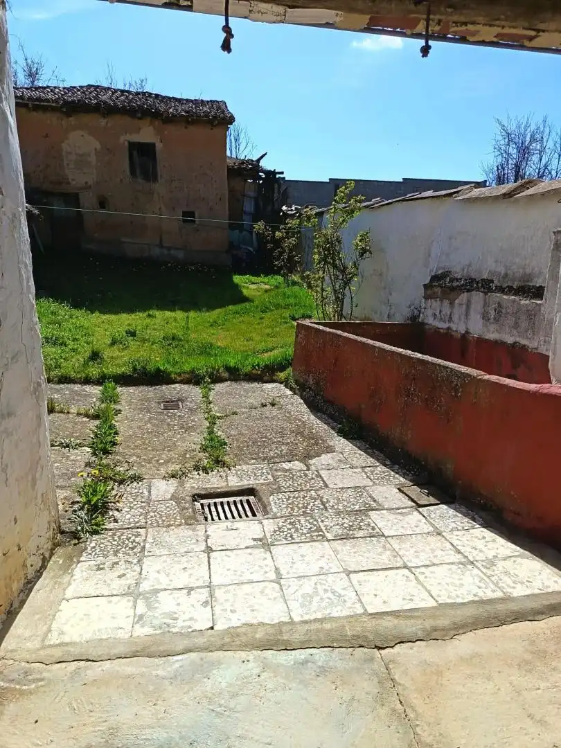 Finca rústica en venda a Calle Arriba, Gradefes Jardí de Finca rústica en venda en Gradefes amb Jardí privat, Terrassa i Traster