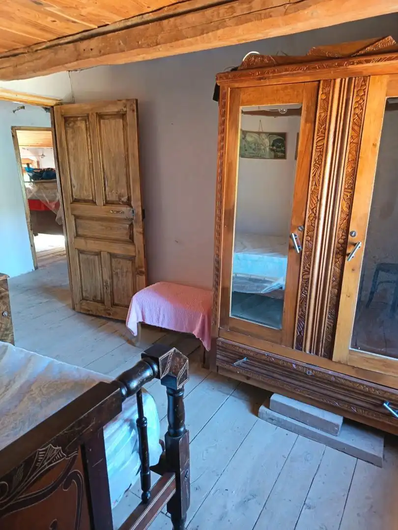 Finca rústica en venda a Calle Arriba, Gradefes Dormitori de Finca rústica en venda en Gradefes amb Jardí privat, Terrassa i Traster