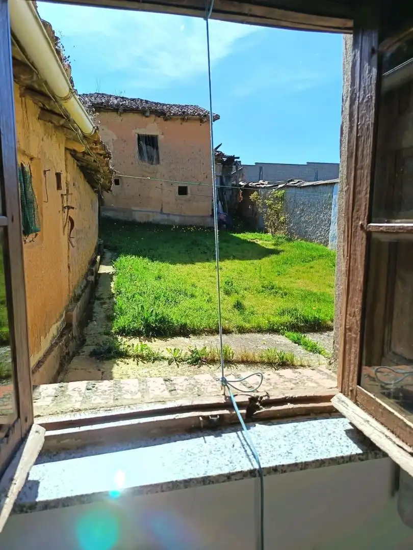 Finca rústica en venda a Calle Arriba, Gradefes Finca rústica en venda en Gradefes amb Jardí privat, Terrassa i Traster