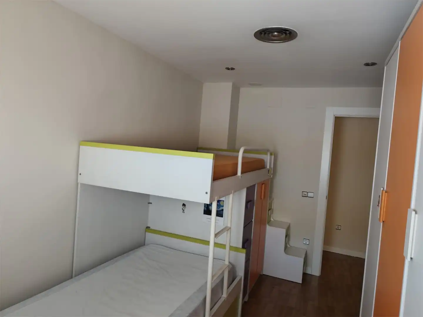 Dúplex en venta en Carrer del Doctor Fleming, 53, Benicarló Habitación de Dúplex en venta en Benicarló con Aire acondicionado y Terraza
