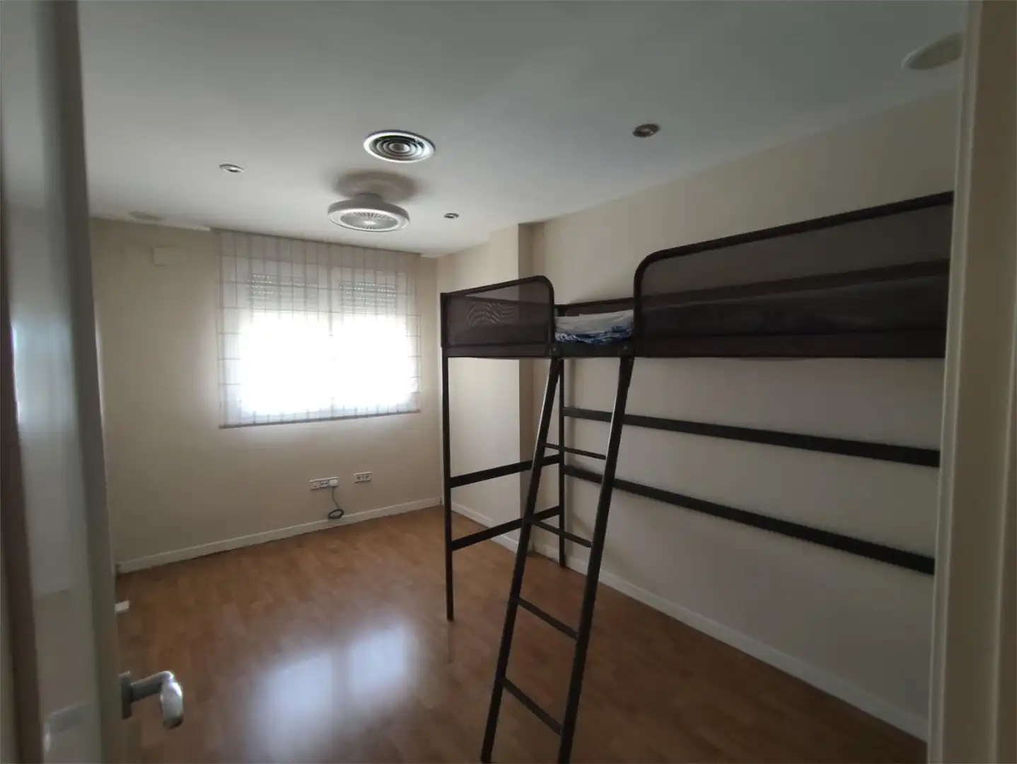 Dúplex en venta en Carrer del Doctor Fleming, 53, Benicarló Habitación de Dúplex en venta en Benicarló con Aire acondicionado y Terraza