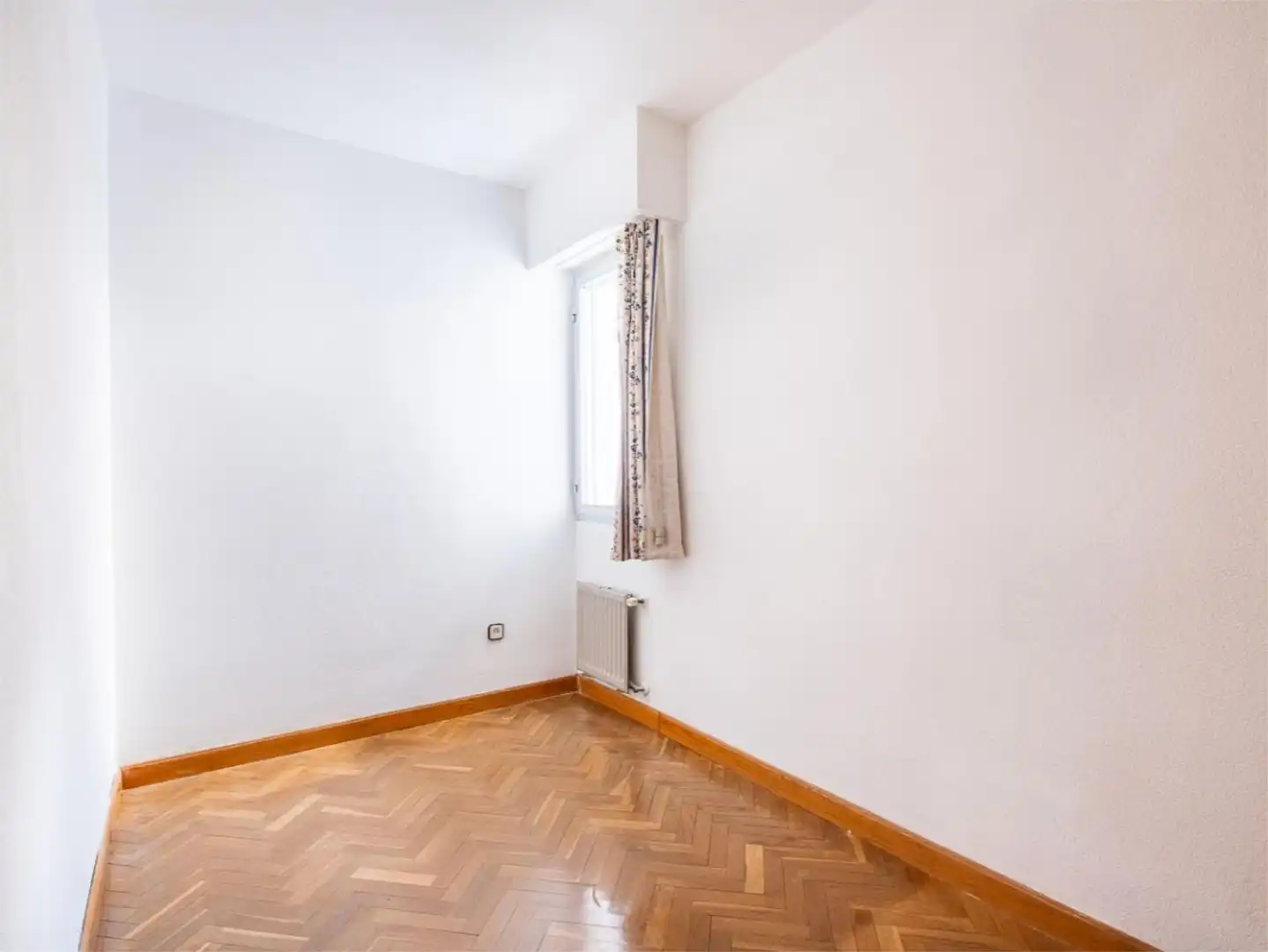 Flat for sale in Calle de Nuria, 93, Mirasierra Bedroom of Flat for sale in Madrid Capital with Terrace, Swimming Pool and Balcony