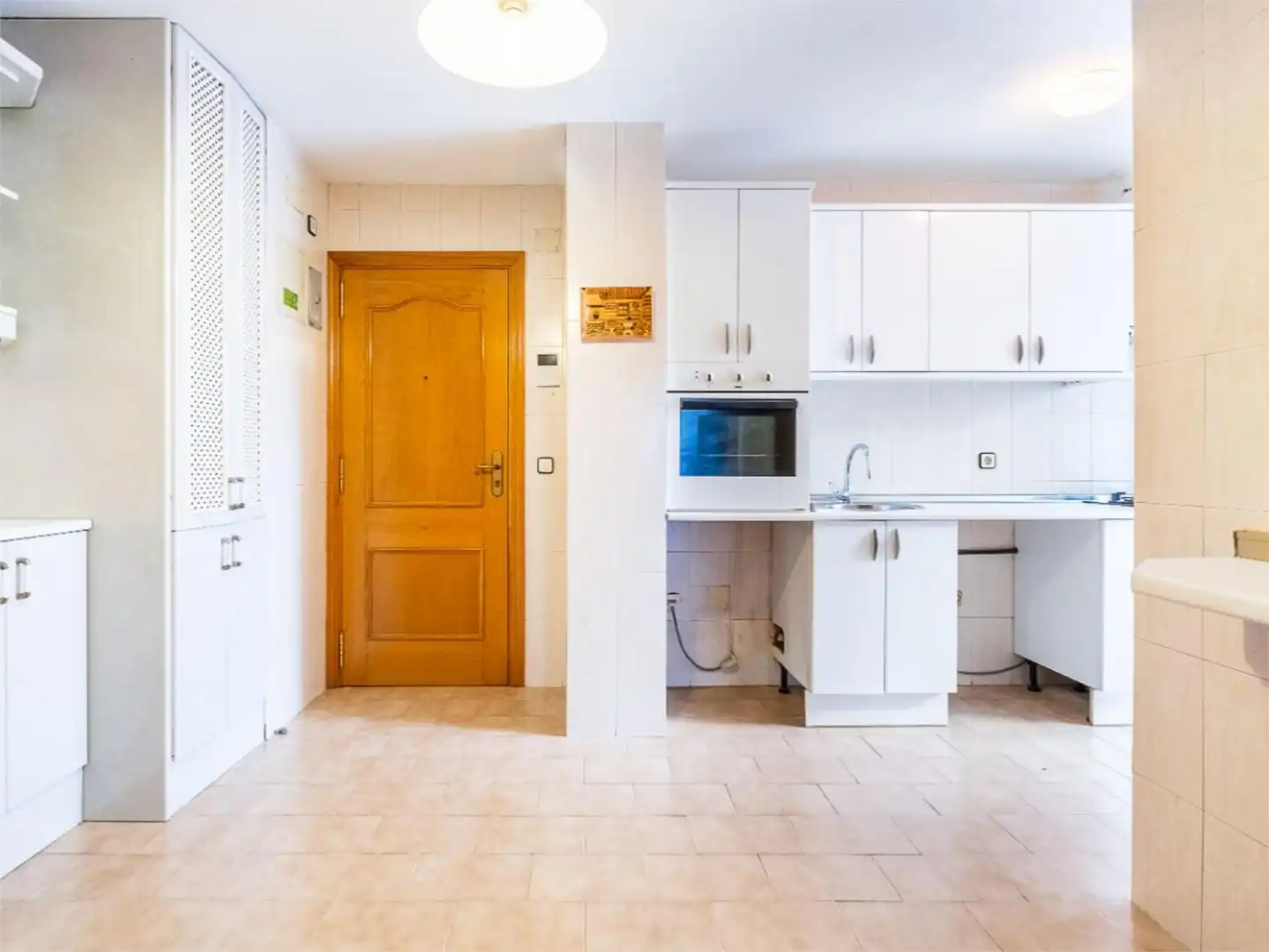 Flat for sale in Calle de Nuria, 93, Mirasierra Kitchen of Flat for sale in Madrid Capital with Terrace, Swimming Pool and Balcony