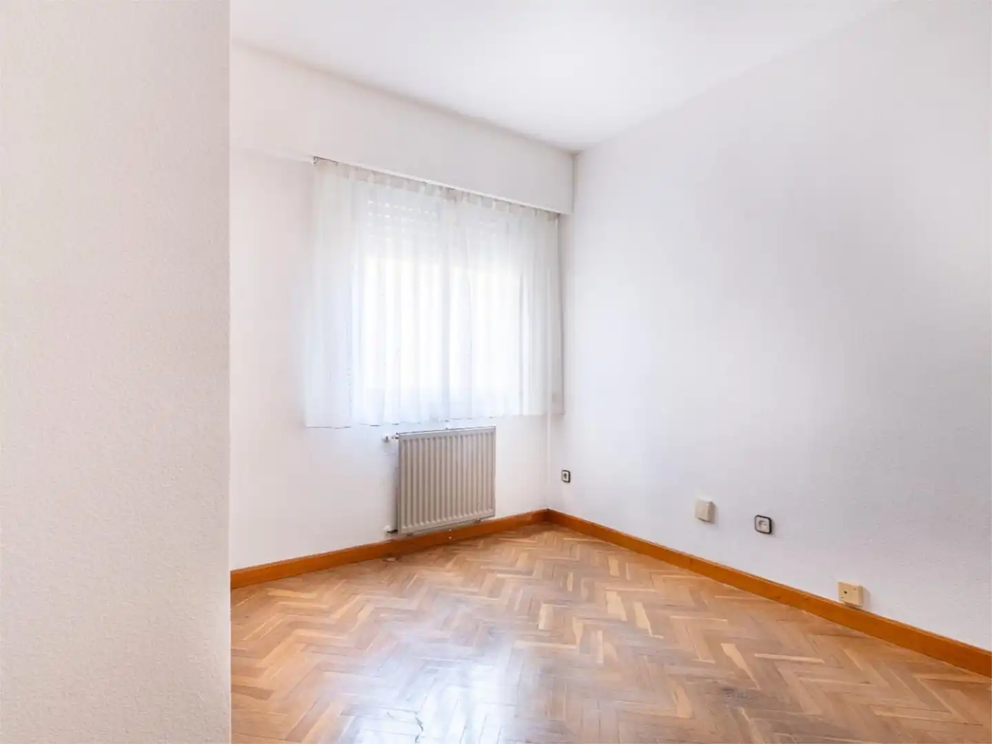 Flat for sale in Calle de Nuria, 93, Mirasierra Bedroom of Flat for sale in Madrid Capital with Terrace, Swimming Pool and Balcony