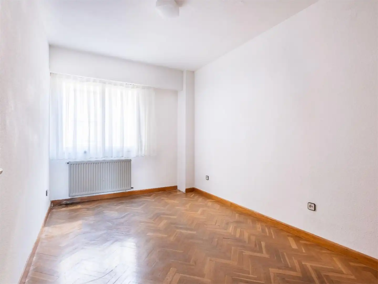 Flat for sale in Calle de Nuria, 93, Mirasierra Bedroom of Flat for sale in Madrid Capital with Terrace, Swimming Pool and Balcony