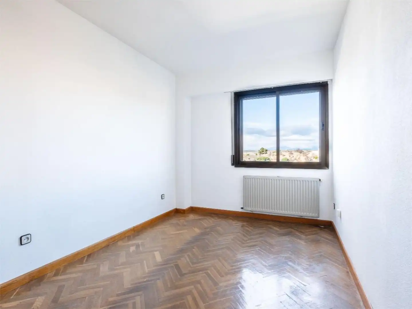 Flat for sale in Calle de Nuria, 93, Mirasierra Bedroom of Flat for sale in Madrid Capital with Terrace, Swimming Pool and Balcony