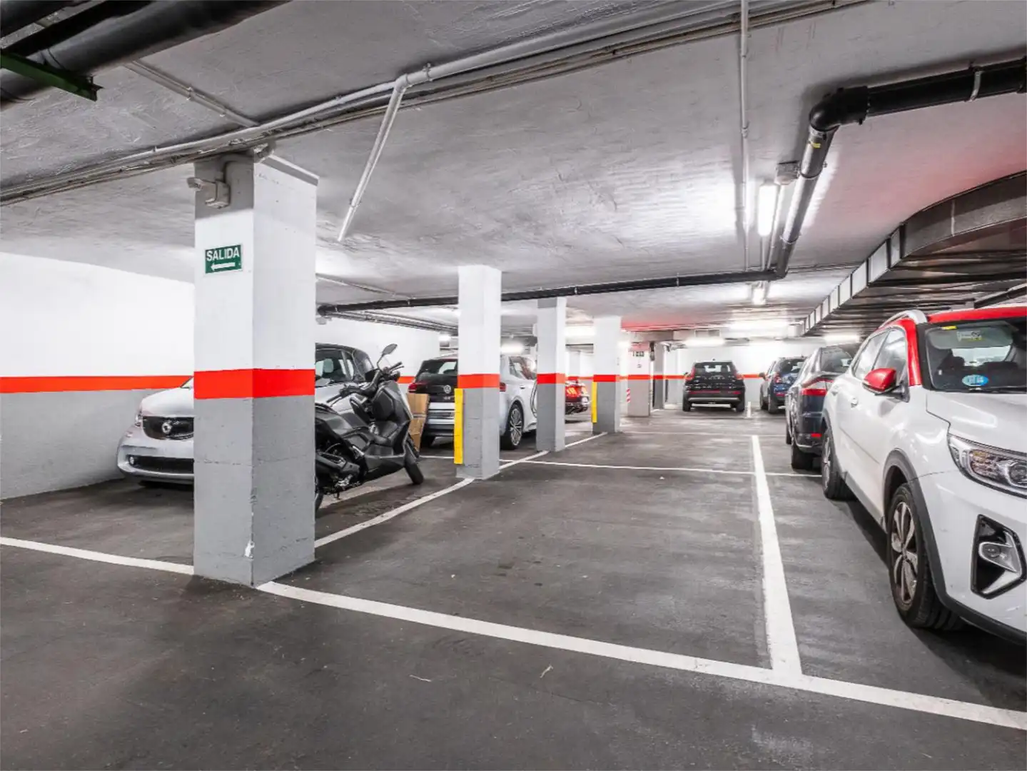 Flat for sale in Calle de Nuria, 93, Mirasierra Parking of Flat for sale in Madrid Capital with Terrace, Swimming Pool and Balcony