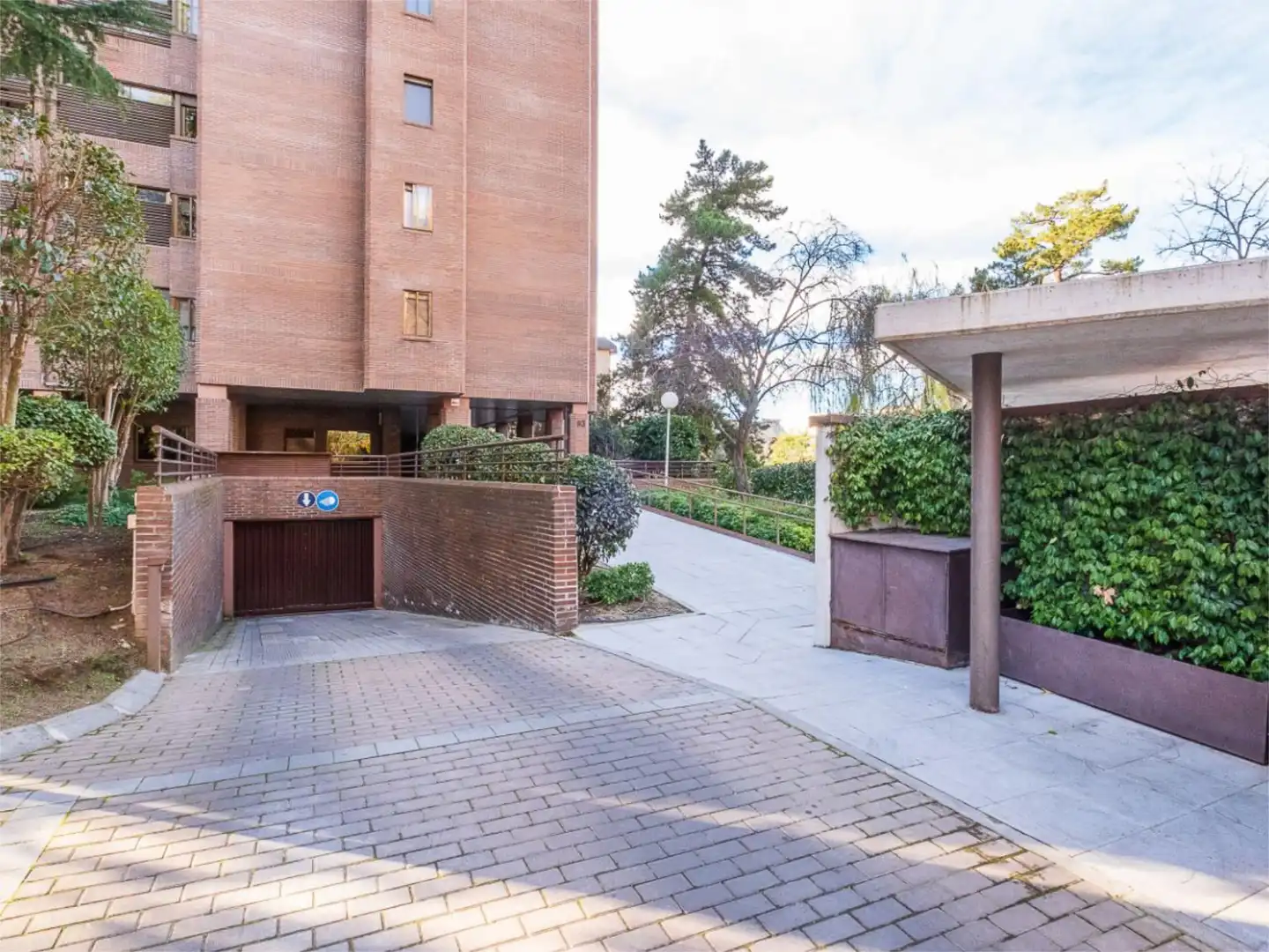 Flat for sale in Calle de Nuria, 93, Mirasierra Exterior view of Flat for sale in Madrid Capital with Terrace, Swimming Pool and Balcony