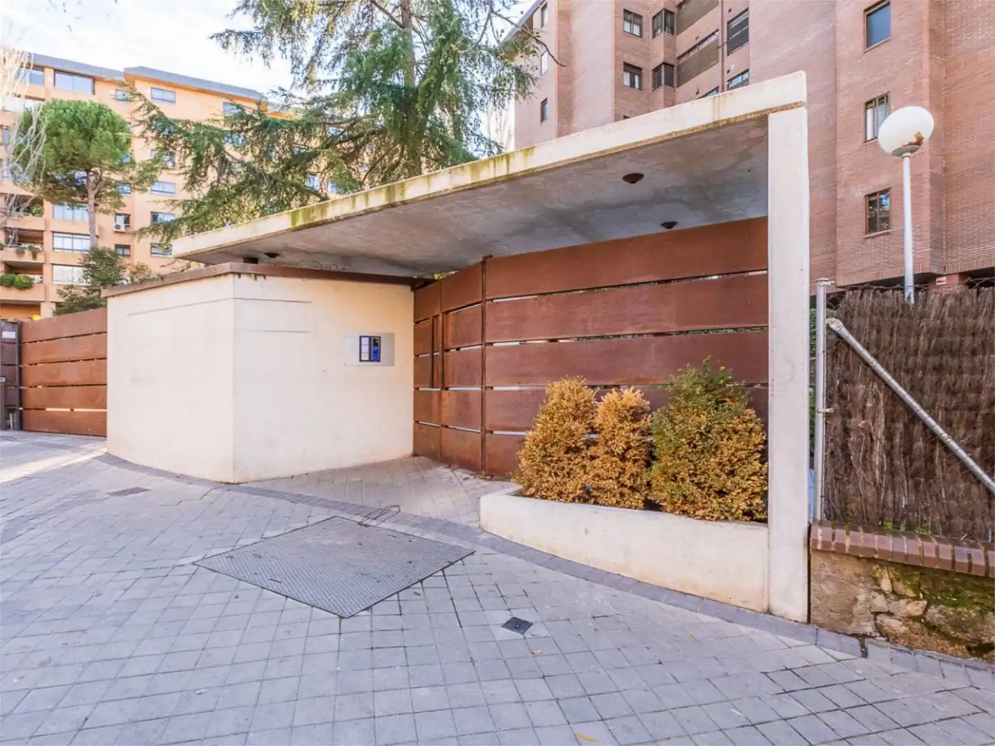 Flat for sale in Calle de Nuria, 93, Mirasierra Parking of Flat for sale in Madrid Capital with Terrace, Swimming Pool and Balcony